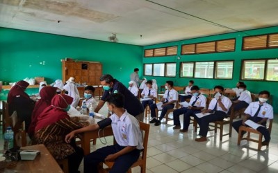 SMPN 1 Poncowarno Gelar Gebyar Vaksinasi